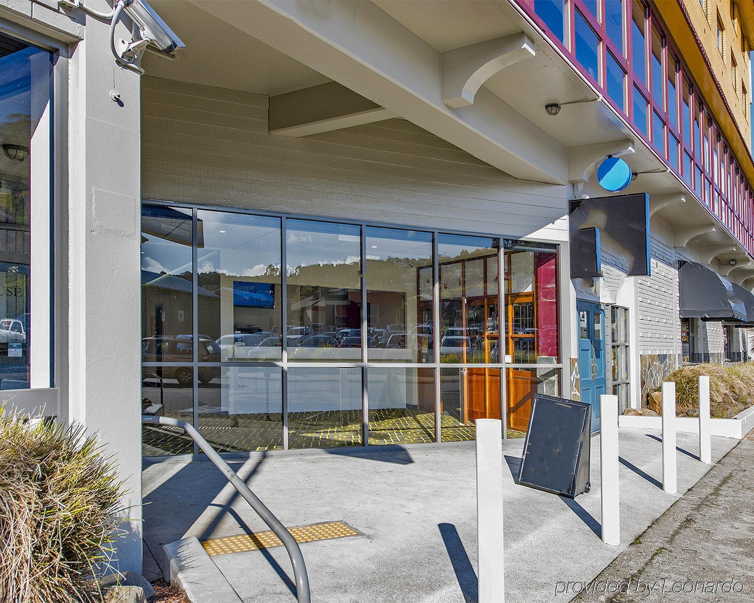 Townhouse Hotel 3*