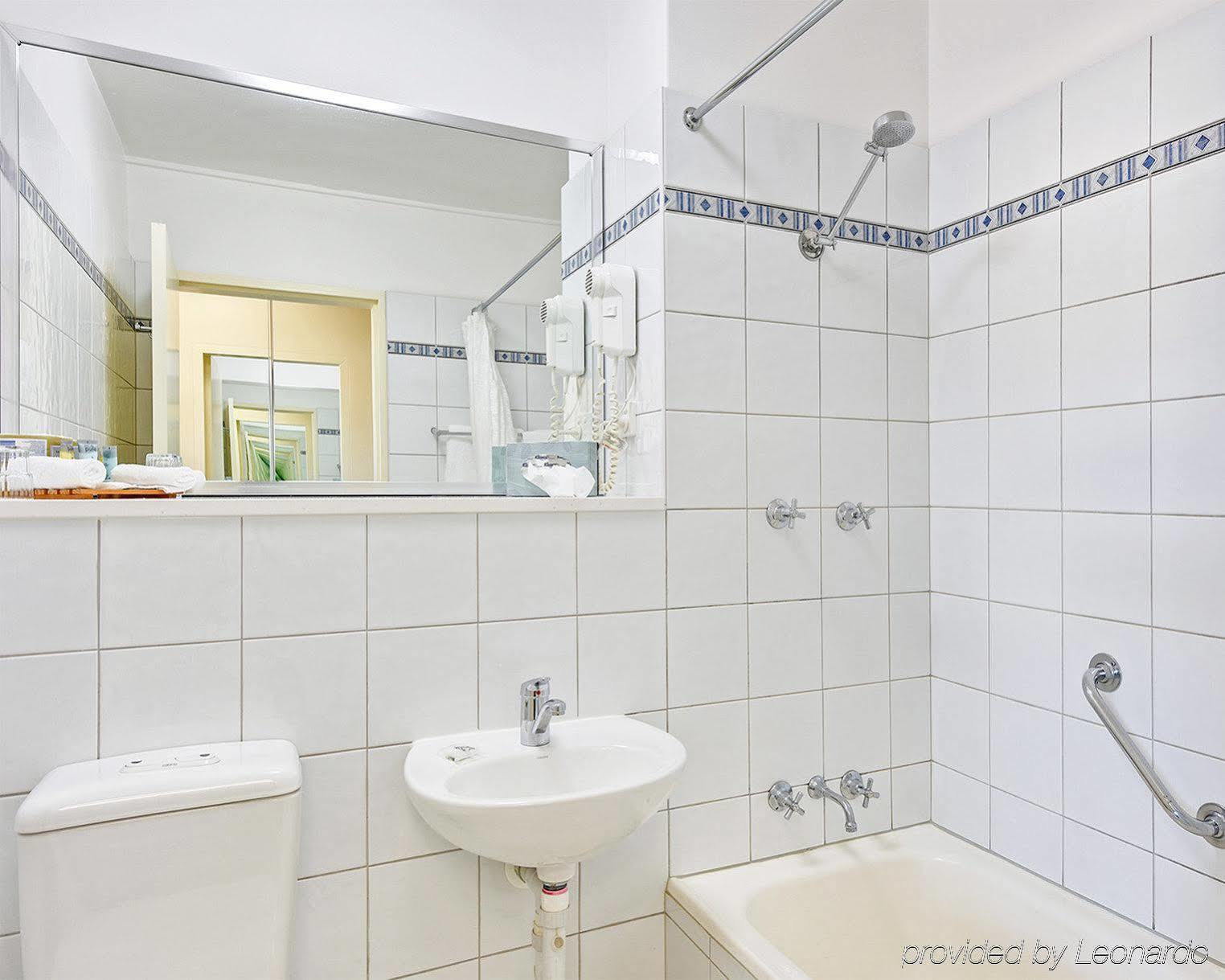 Townhouse Hotel 3*